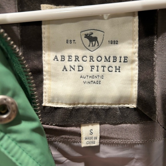 Vintage Abercrombie and Fitch hooded vest - Picture 6 of 9